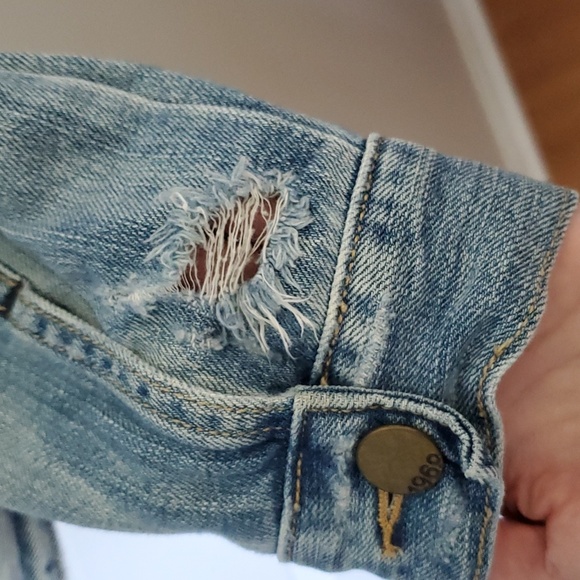 GAP 1969 distressed denim jacket - Size Medium - Picture 5 of 10